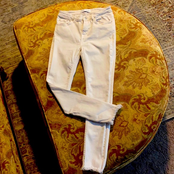 WHITE ZARA SKINNY JEANS